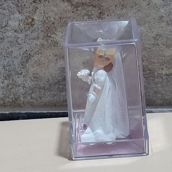 Hallmark Collections Madame Alexander Merry Miniatures Empire Bride 1998 - Picture 7 of 11